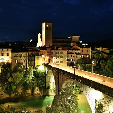 Lägenhet Dimora Sul Ponte Del Diavolo Cividale del Friuli